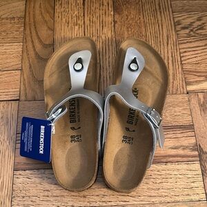 Brand new still in box Birkenstock Gizeh women’s Narrow Fit sandal